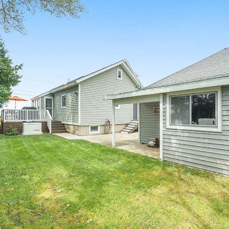 Chic Manistee Cottage Steps To Lake Michigan! Exterior photo